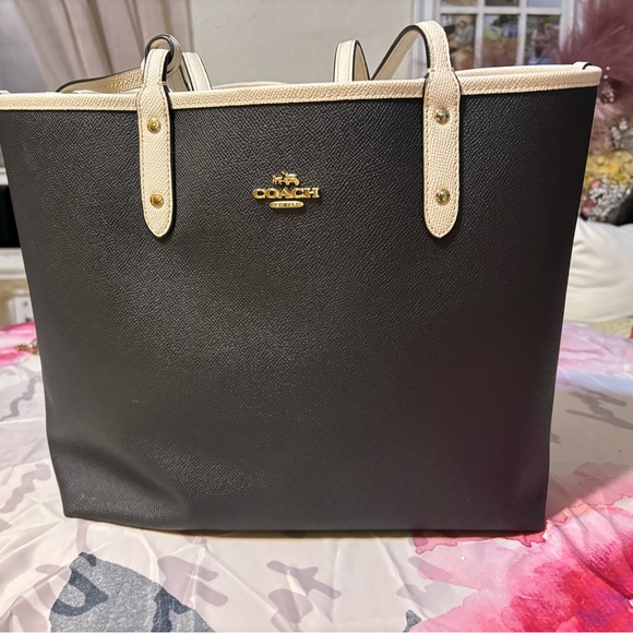 Coach reversible tote - Picture 1 of 4